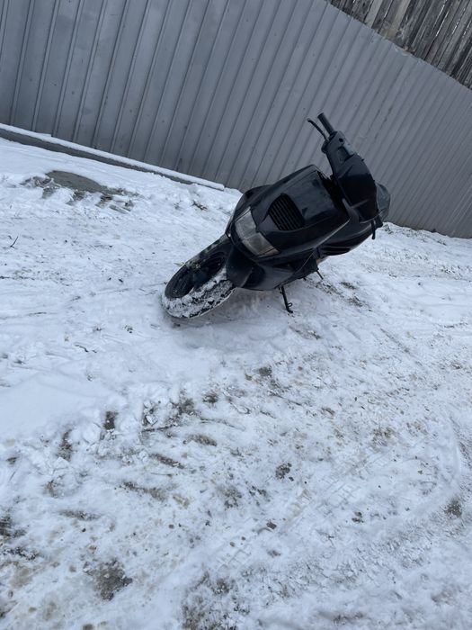 Vand scuter aprilia sr sau schimb cu kukirin