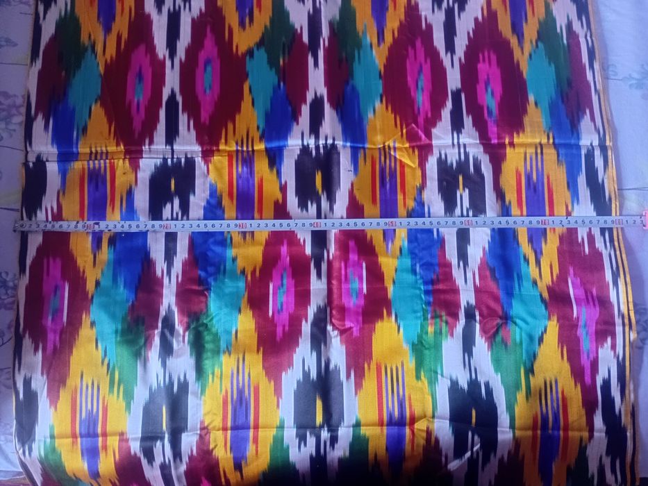 Атлас мато сотилади 1м 50 000