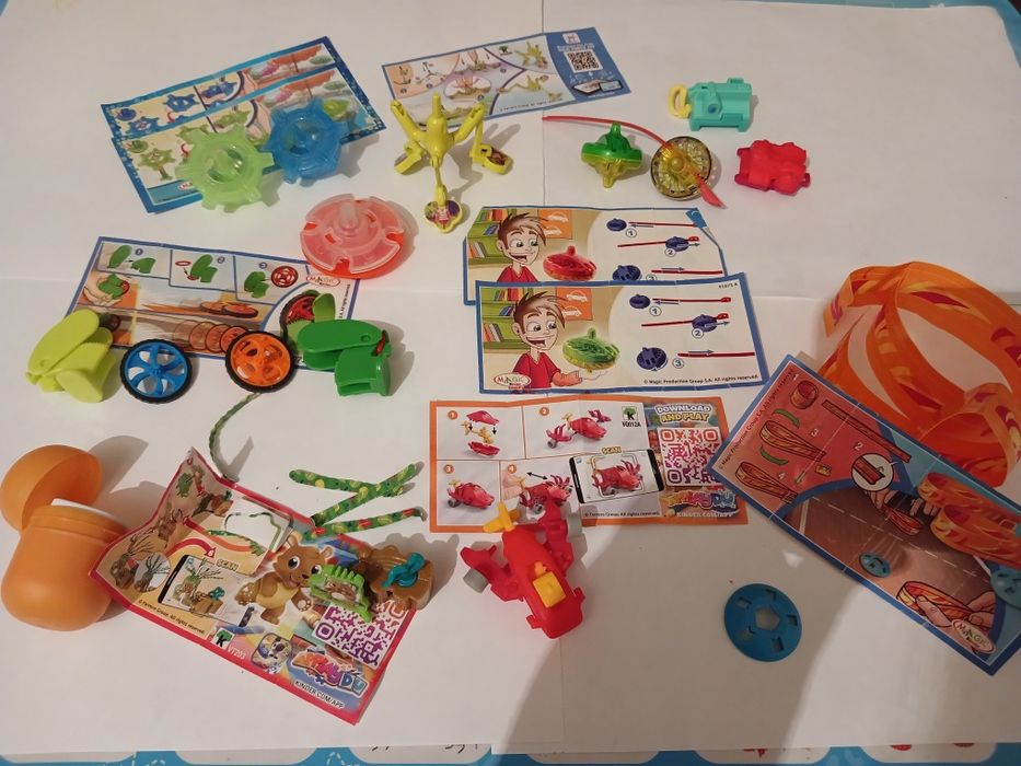 Продам фигурки из киндеров