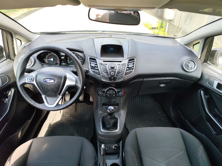 Ford Fiesta an 2013 luna 12 /benzina/Euro 5/jante/scaune încălzite/model Facelift /140000 km