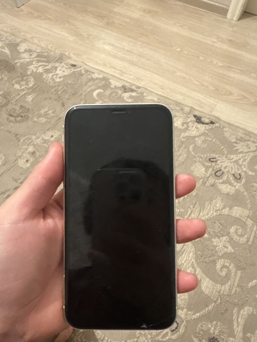 Iphone 11 б/у продаеться