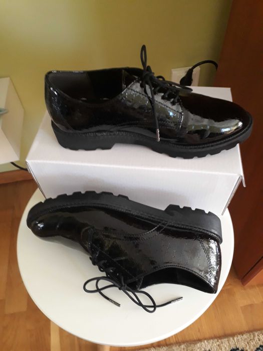 Pantofi Tamaris lac 37 cu siret