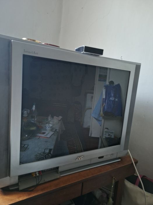 Телевизор JVC, б/у.