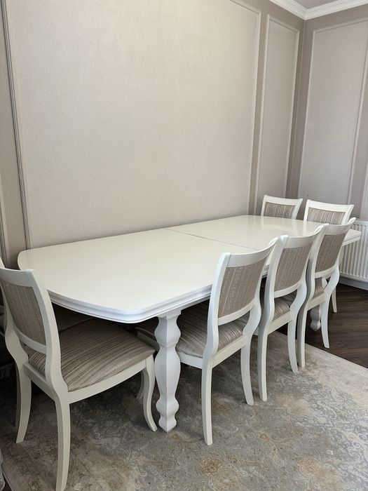 Стол со стульями