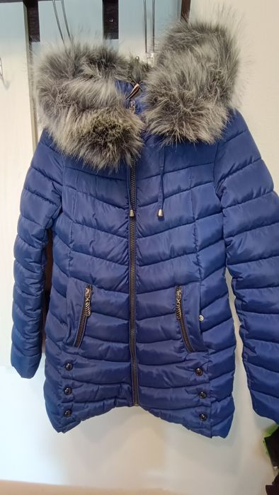 Продам куртку на девочку