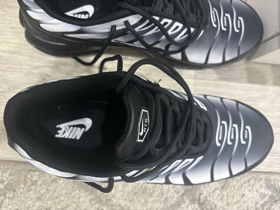 Продам кроссовки nike air max 99