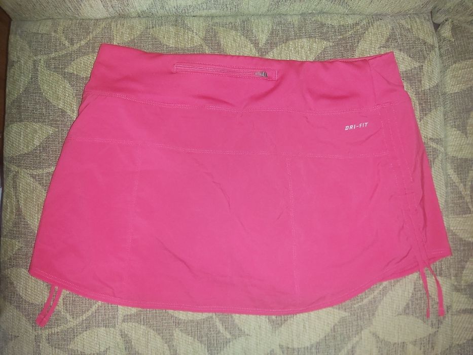 Дамски шорти Adidas, Nike и Asics и пола на Nike