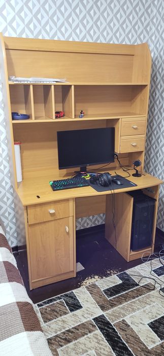 Компьютерный стол