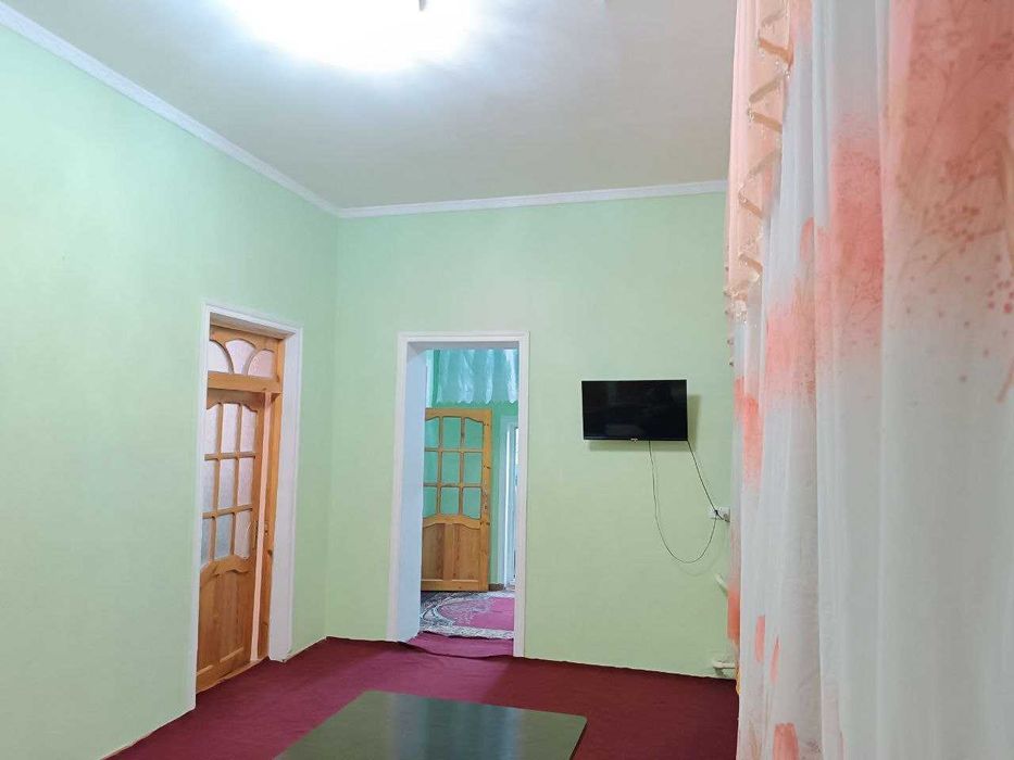 Навоий шаҳар Гулистон-3 массивида  ховли сотилади