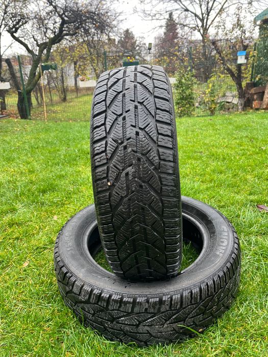 Vând anvelope iarna 215/60/17 SEBRING DACIA DUSTER