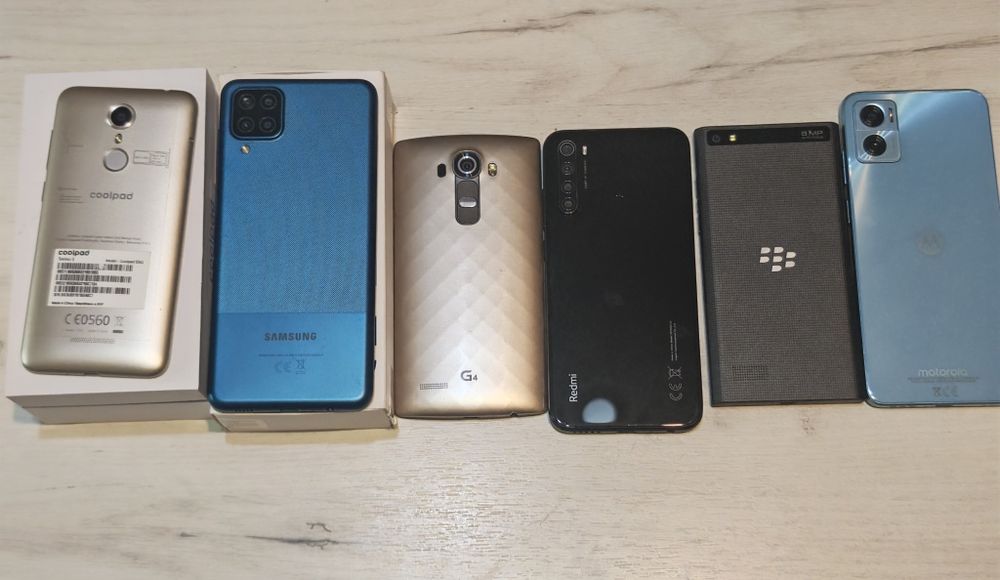 Лот от мобилни телефони