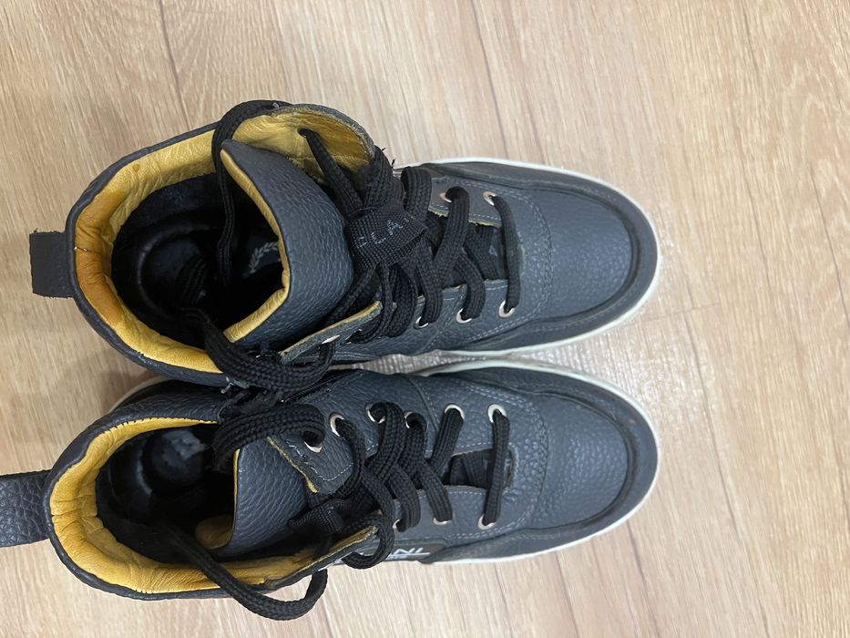 Продам ботинки на мальчика