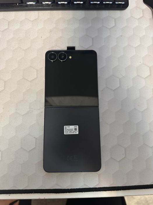 Samsung Galaxy Z Flip7