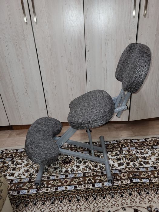 Продам ортопедический коленный стул