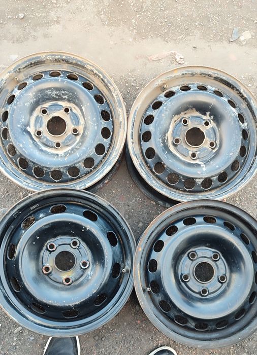 Продам штампованные диски комплект