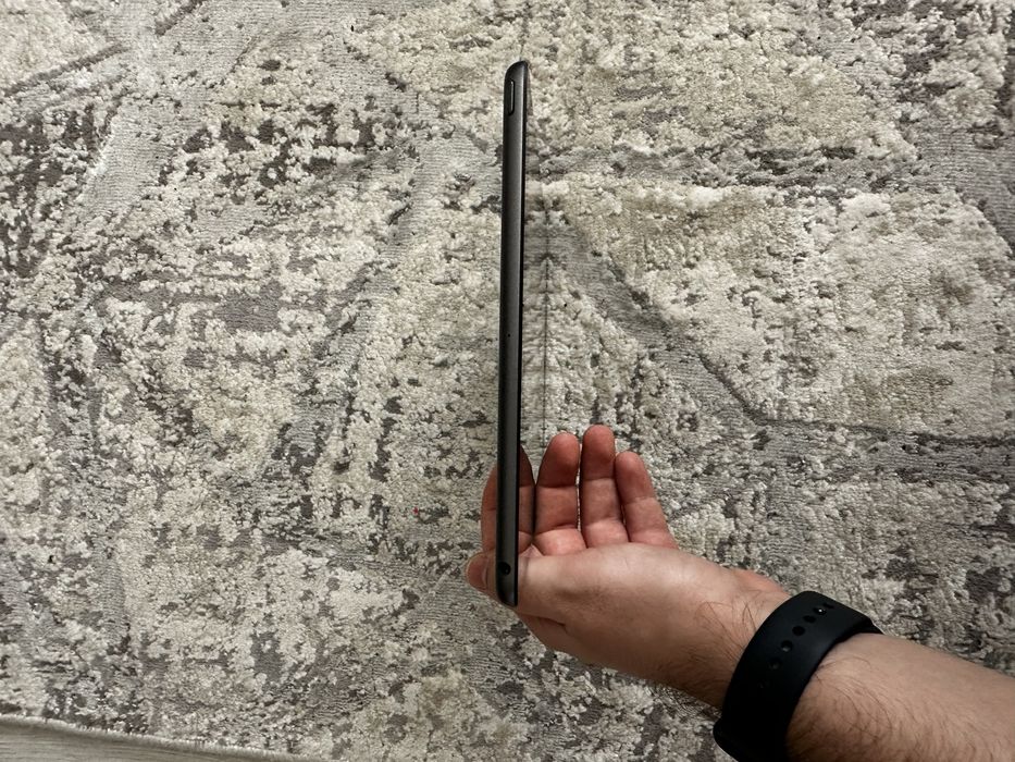 iPad 8th Gen (2020) 32GB Wi-Fi