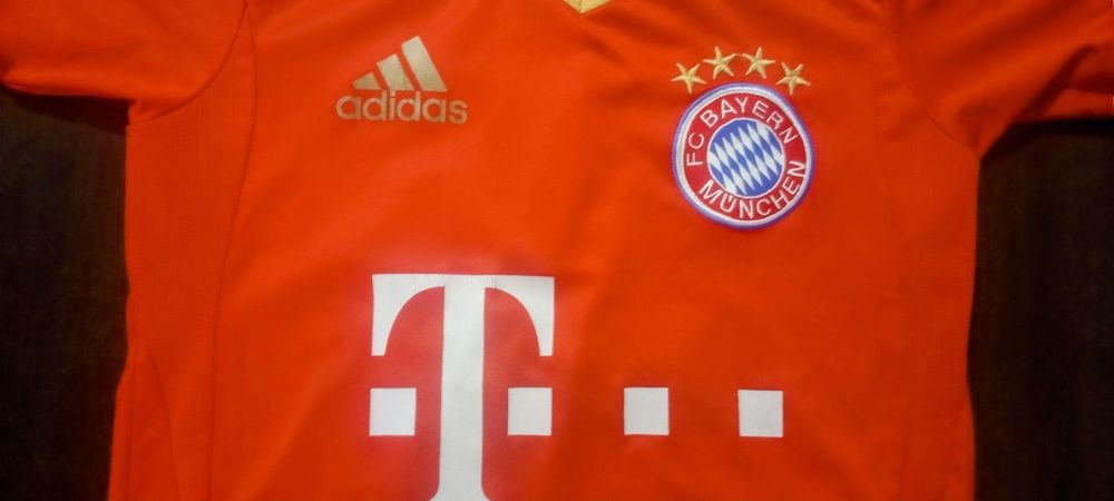 Adidas Bayern Munchen тениска на Мюлер сезон 2011/2012