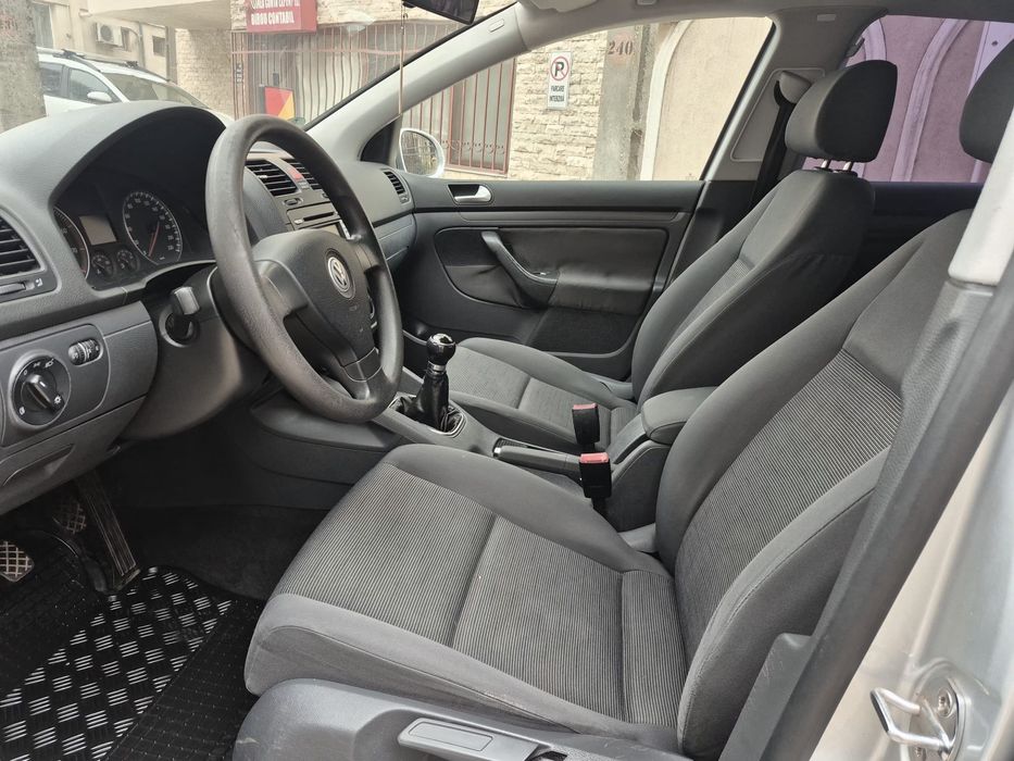 Volkswagen Golf 5 [2006] impecabilă
