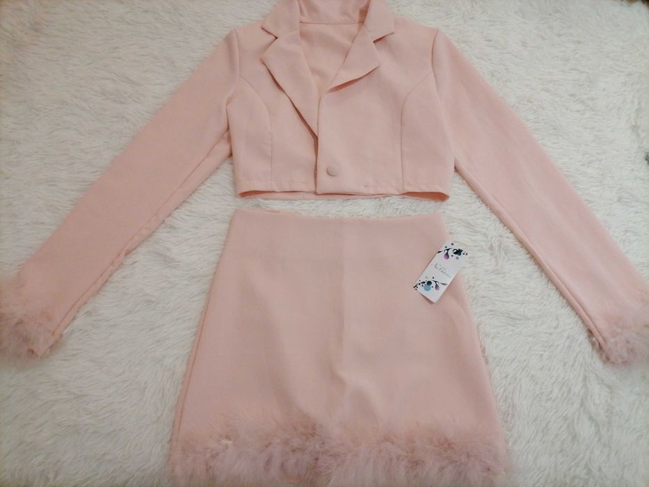 Розов сет от две части с пера