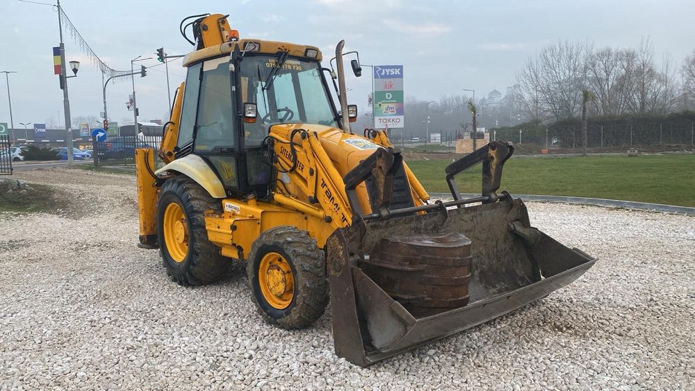 Vând BuldoExcavator JCB 3CX