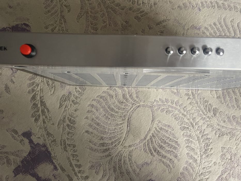 Продам вытяжку на кухню