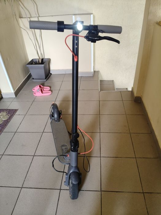Vând trotineta electrica aovo pro