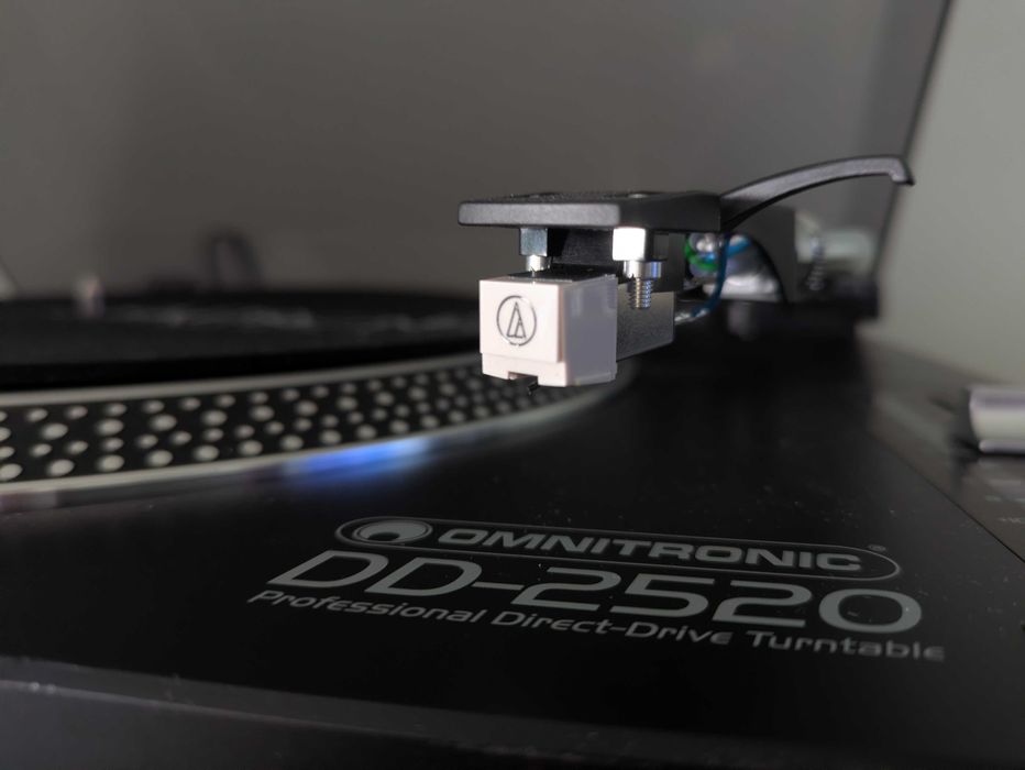 Грамофон OMNITRONIC DD-2520 USB Direct Drive Turntable с доза и игла