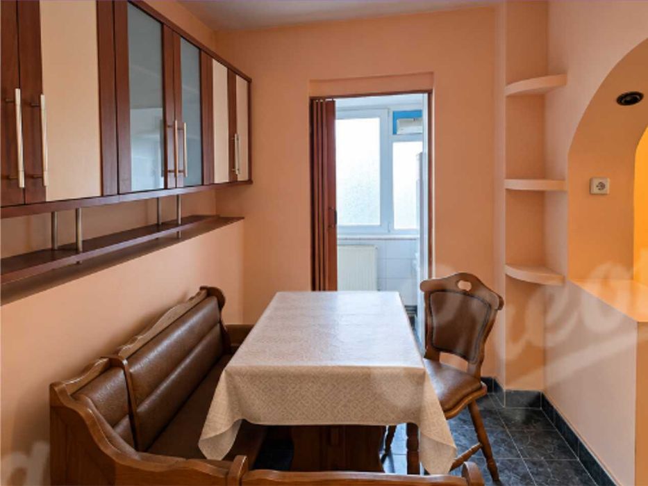 Apartament 3 camere Central | Etaj 1/4 | 65,8 mp | 2 balcoane | Direct Proprietar
