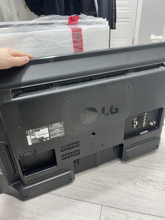 Телевизор LG 32 диагональ