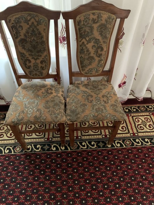 stul 8 ta bor sotiladi