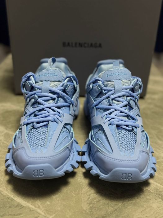 Vand Balenciaga Track