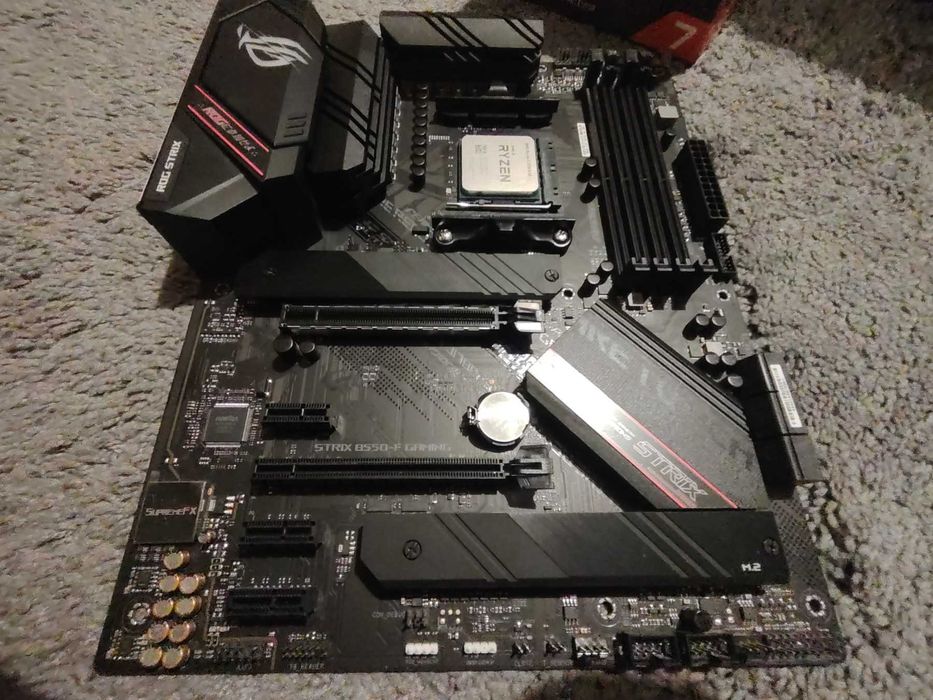 AMD Ryzen 7 5700X3D 8-Core 16-Thread 4.1GHz + ASUS ROG Strix B550-F Gaming AM4