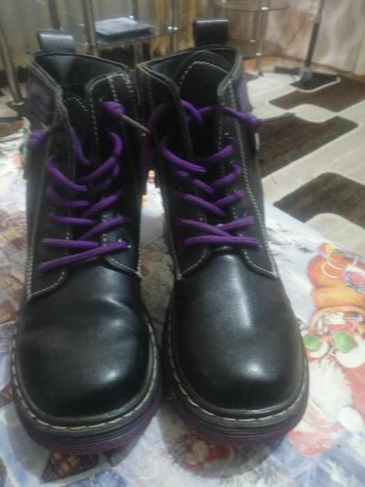 Продам детскую обувь