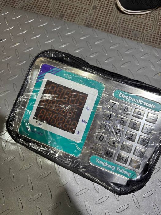 Весы размером 60х80см 1тонна