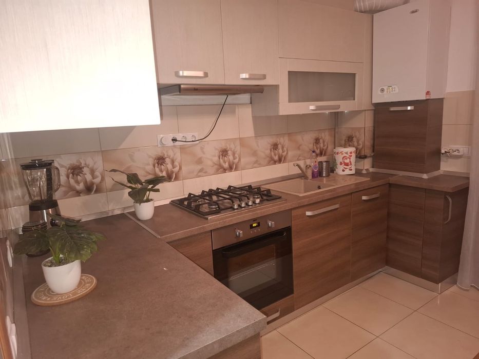 De închiriat apartament 3 camere, zona Doamna Stanca