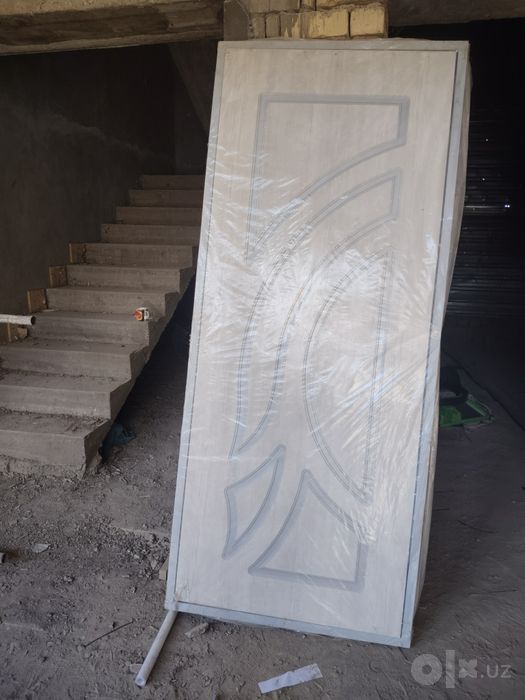 Yangi eshik 3 ta 1 ta 2 tabaqalik bor