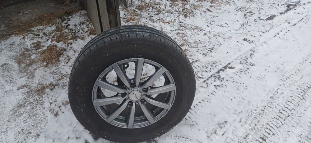 Продам диски с шинами