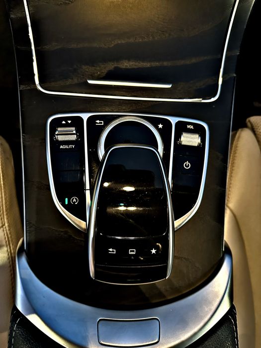 Mercedes-Benz C220 CDI • Лимитиран салон • 7G автоматик • Всички екстри • 2 комплекта гуми