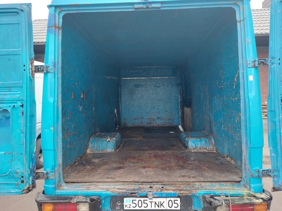 Мерседес 811 сатылады