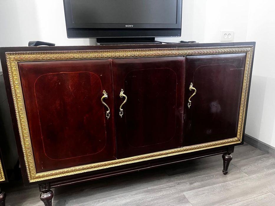 Антикварные буфеты камоды тумбы