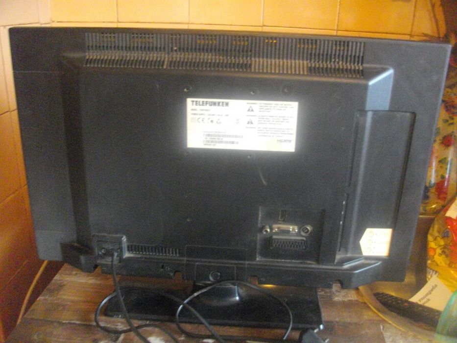 LED телевизор монитор 22" отличен TELEFUNKEN T22FX182LP с дистанционно