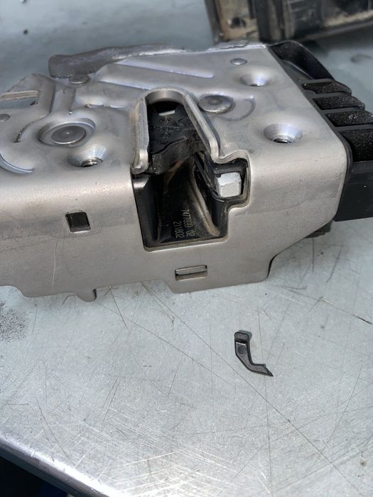 Замок вод.двери bmw x5G05