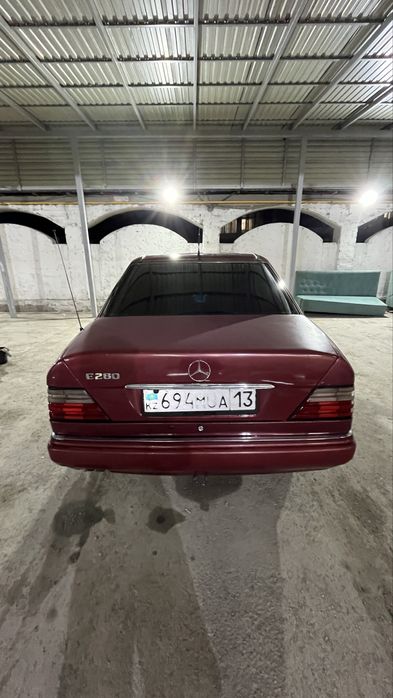 Мерседес Е220 автомат