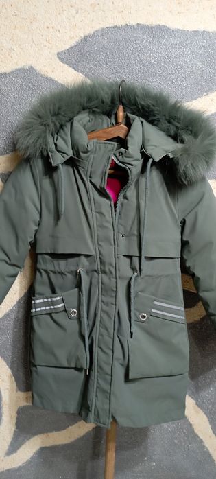 Продам пальто зимнее на девочку