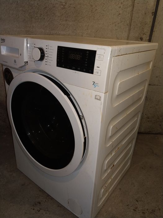 Пералня със сушилня