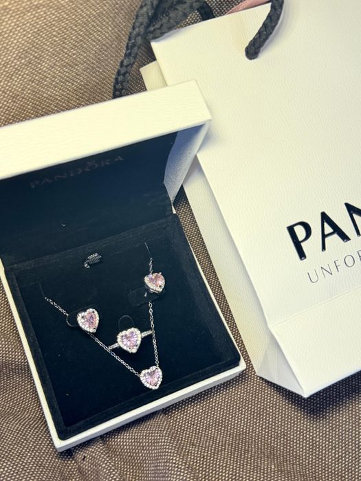 Pandora. Часы и браслет в подарок