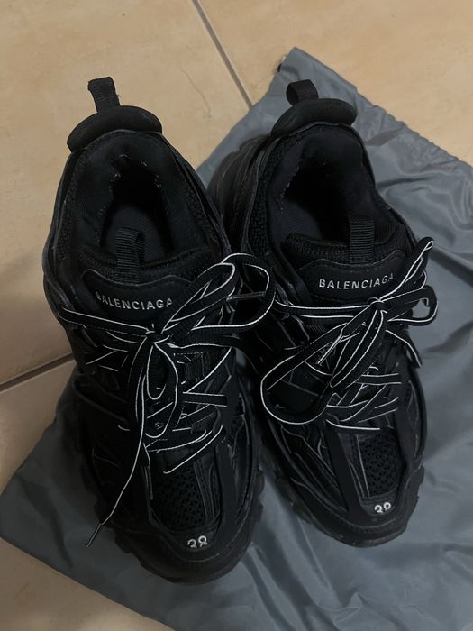 Дамски обувки balenciaga track и adidas superstar