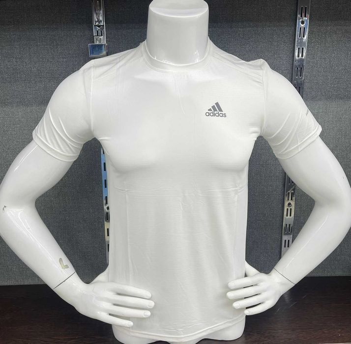 Adidas спортивная футболка для тренировок в зале мужская (2558)