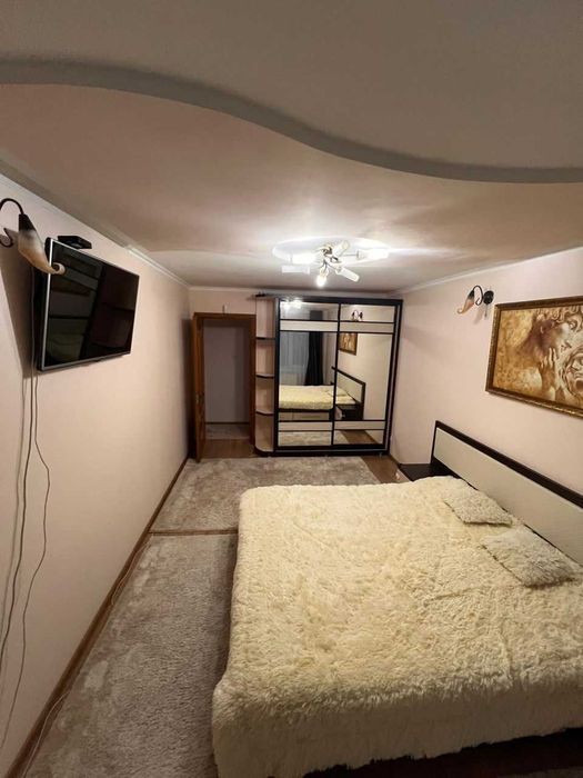 Дава се под наем Тристаен апартамент в София, Надежда 4 - 110 кв.м за 375 € - Снимка #1