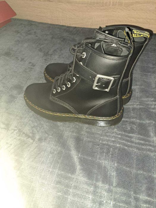 Дамски боти  - DR MARTINS